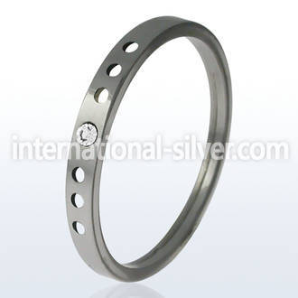 sruc7 tungsten ring with holes surround central crystal